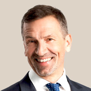 Dr. Stefan Poledna